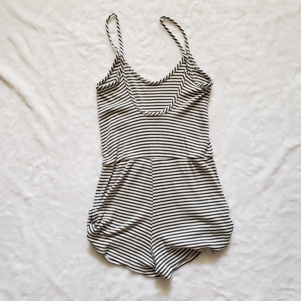 LA Hearts | Striped Romper - Picture 3 of 3